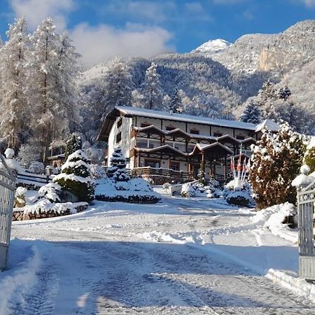 Hotel Ristorante Scoiattolo 스포르미노레 외부 사진