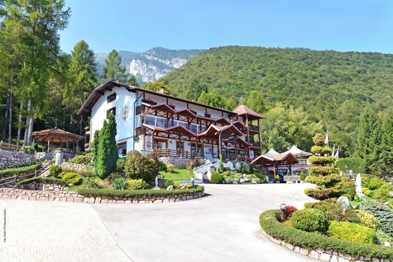 Hotel Ristorante Scoiattolo 스포르미노레 외부 사진