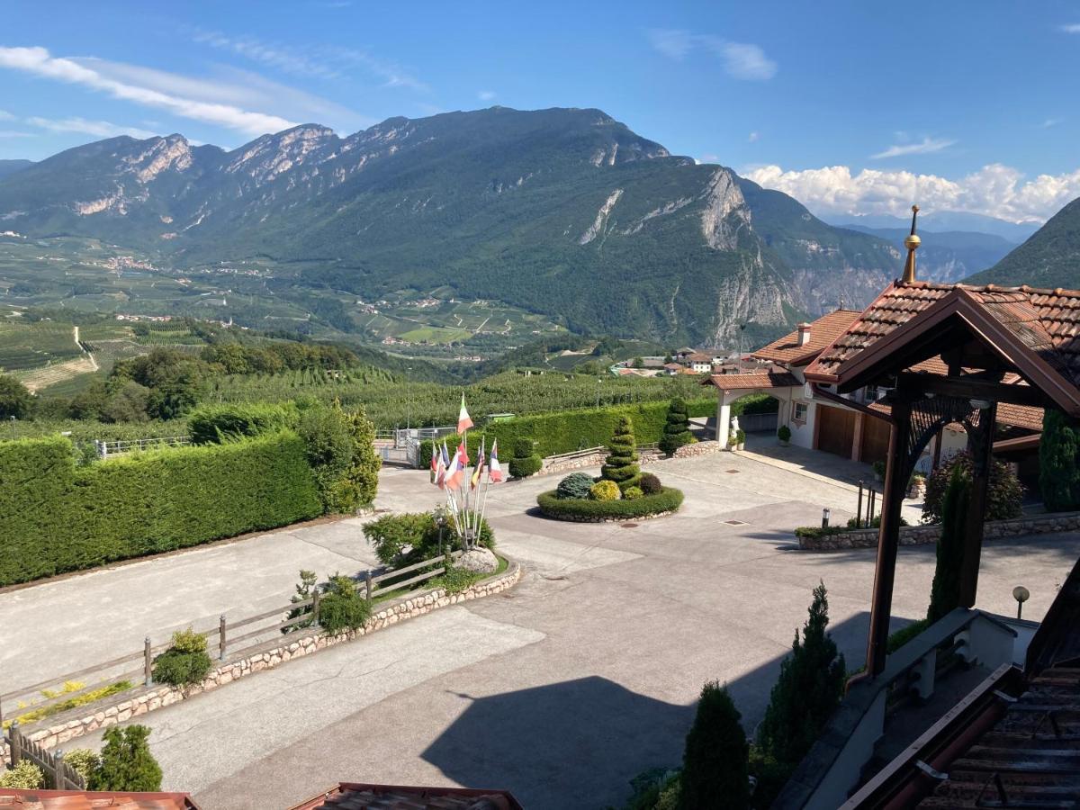 Hotel Ristorante Scoiattolo 스포르미노레 외부 사진